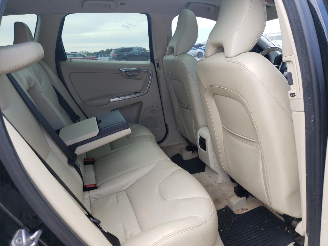 2016 Volvo Xc60 T5 Premier VIN: YV440MDK6G2799766 Lot: 67382975