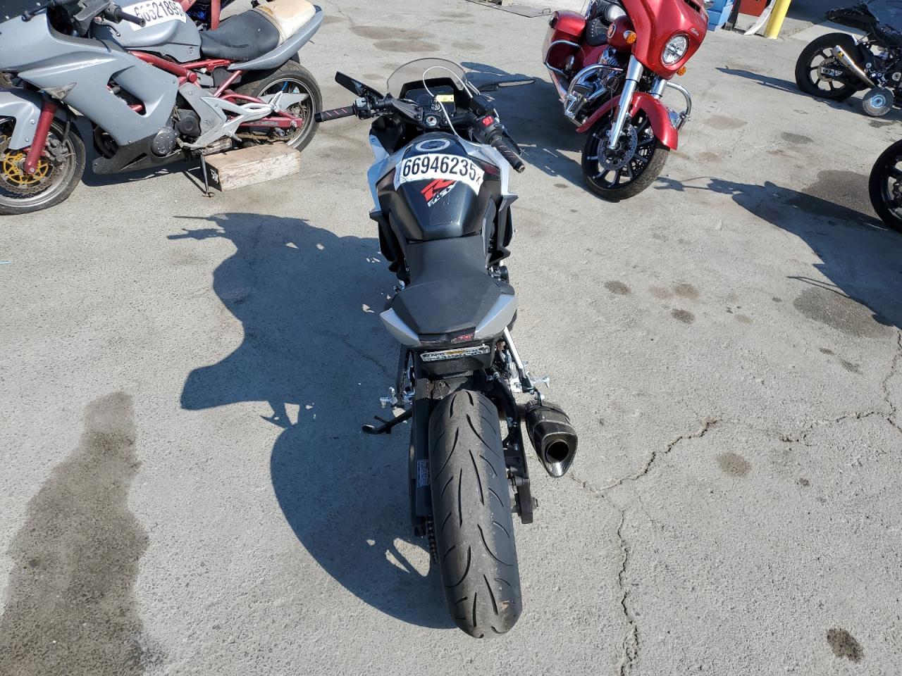 2024 Suzuki Gsx800 F VIN: JS1EM13B1R7100295 Lot: 66946235