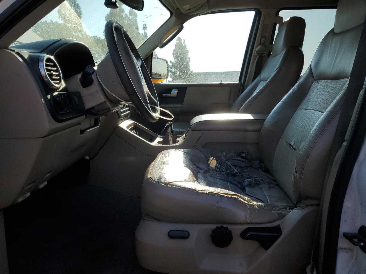 2004 Ford Expedition Eddie Bauer VIN: 1FMPU17L24LB28619 Lot: 68043865