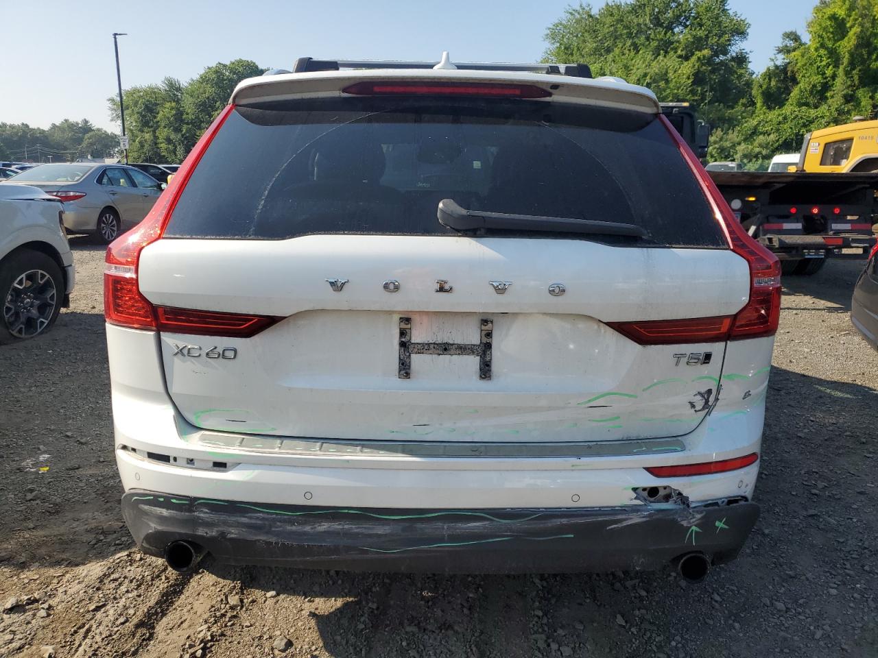2018 Volvo Xc60 T5 VIN: LYV102RK1JB078554 Lot: 68521335