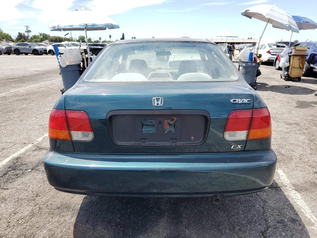 1998 Honda Civic Lx VIN: 2HGEJ6672WH577788 Lot: 70053025
