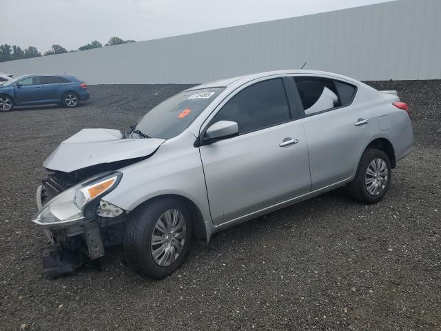  NISSAN VERSA 2019 Srebrny