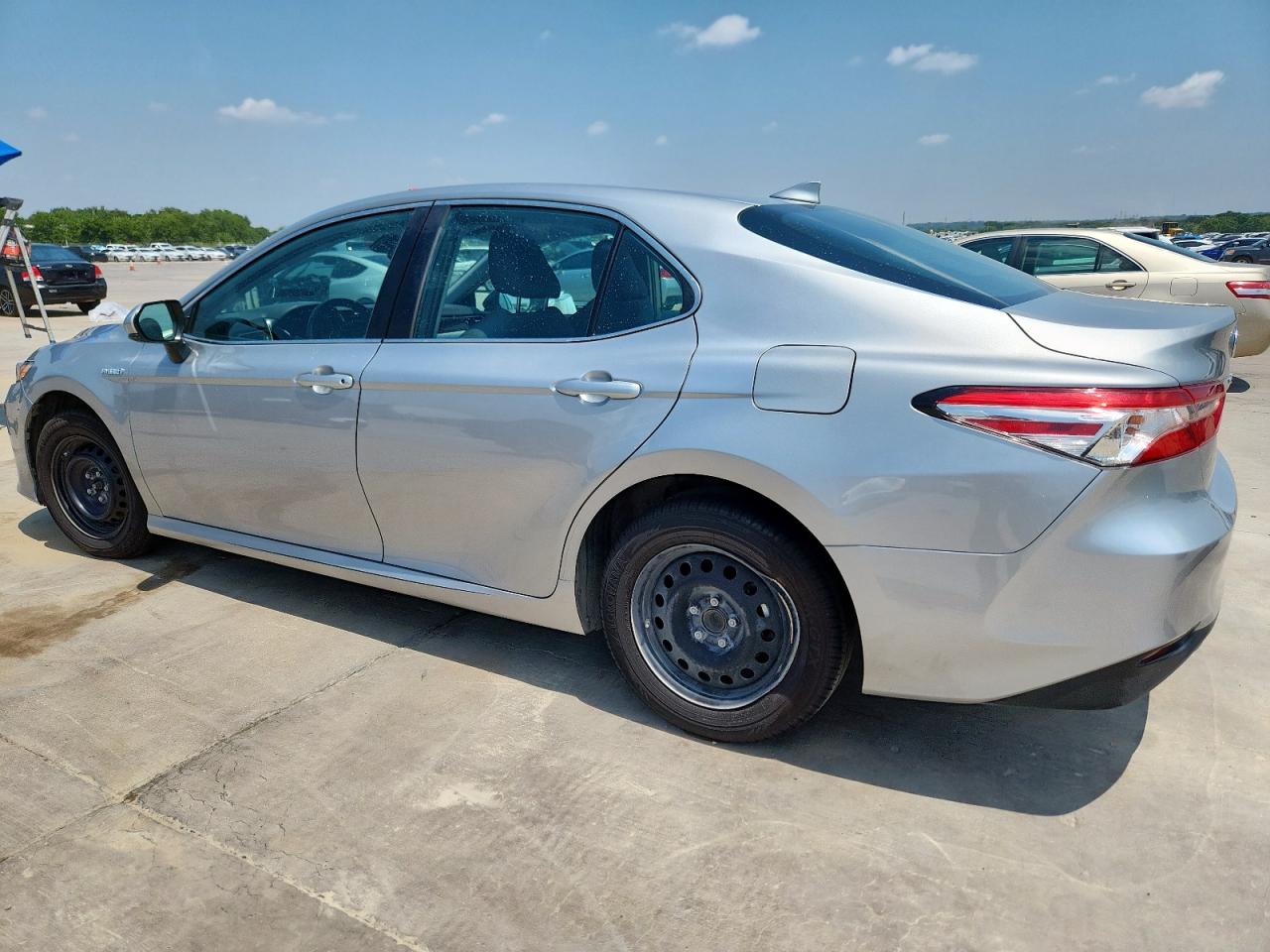 2020 Toyota Camry Le silver null hybrid 4T1C31AKXLU018881 photo #3