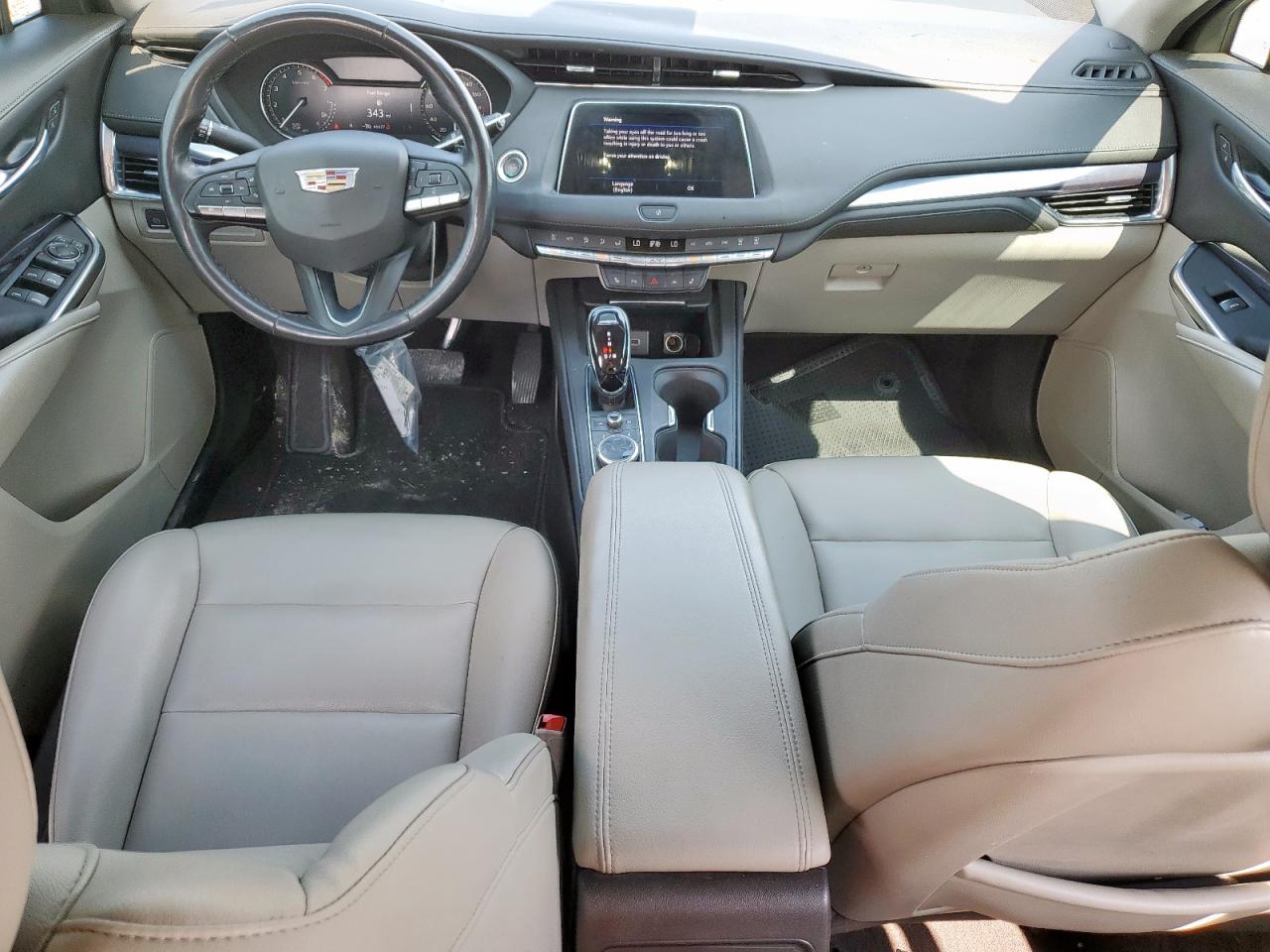 2023 Cadillac Xt4 Luxury VIN: 1GYAZAR44PF172975 Lot: 69706965