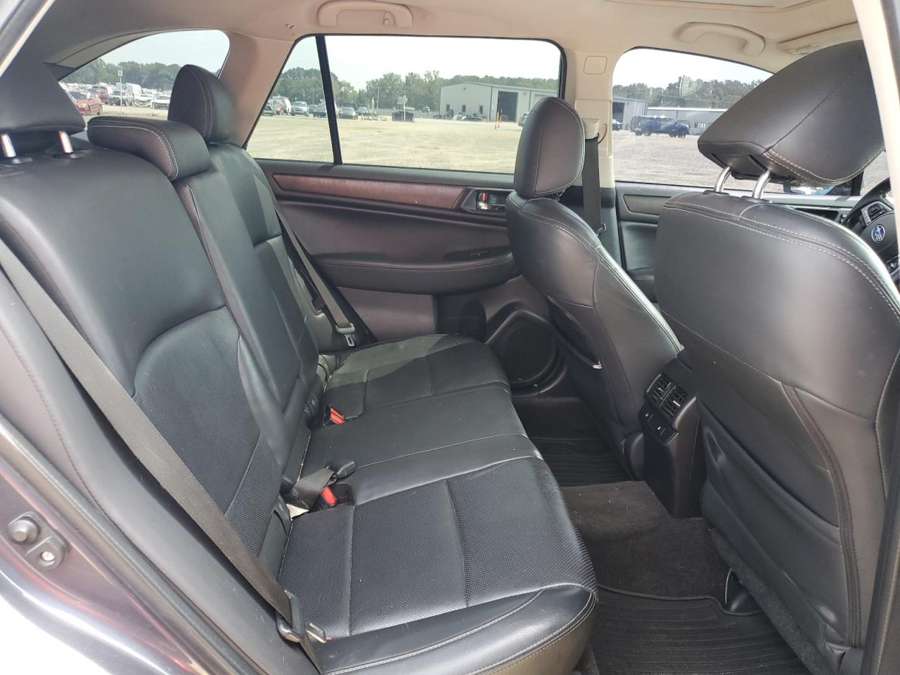 2015 Subaru Outback 2.5I Limited VIN: 4S4BSBNC2F3243426 Lot: 71050485