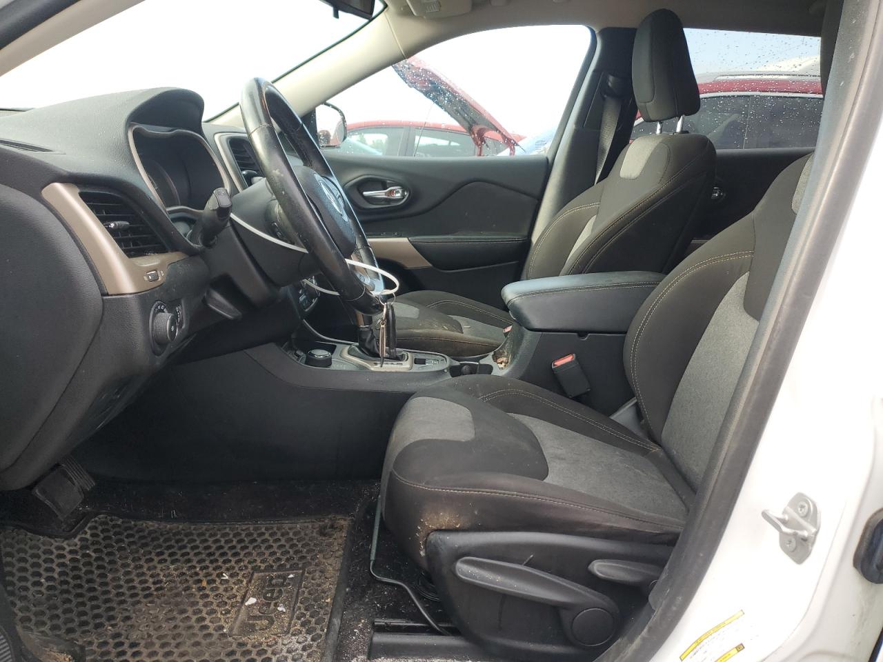 2018 Jeep Cherokee Latitude VIN: 1C4PJMCB7JD614795 Lot: 67832945