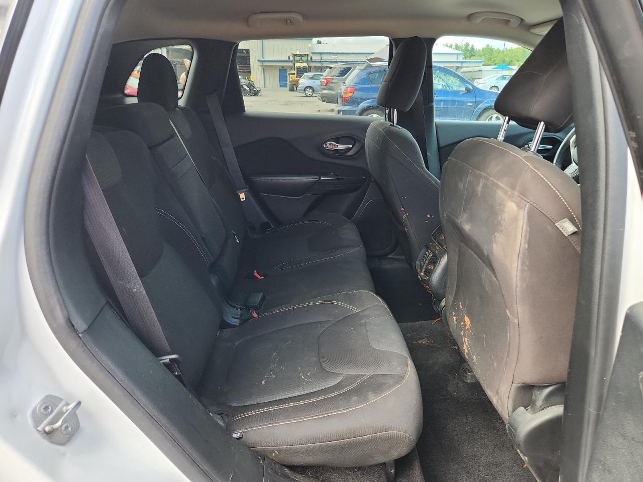 2016 Jeep Cherokee Latitude VIN: 1C4PJMCB0GW153694 Lot: 69342885