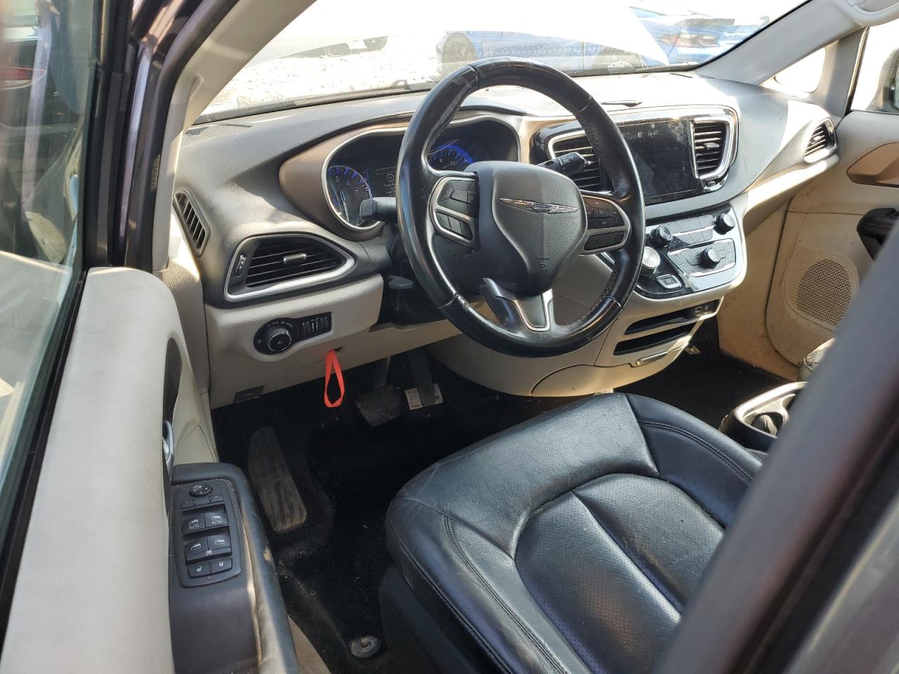 2018 Chrysler Pacifica Touring L VIN: 2C4RC1BG5JR317889 Lot: 68026945