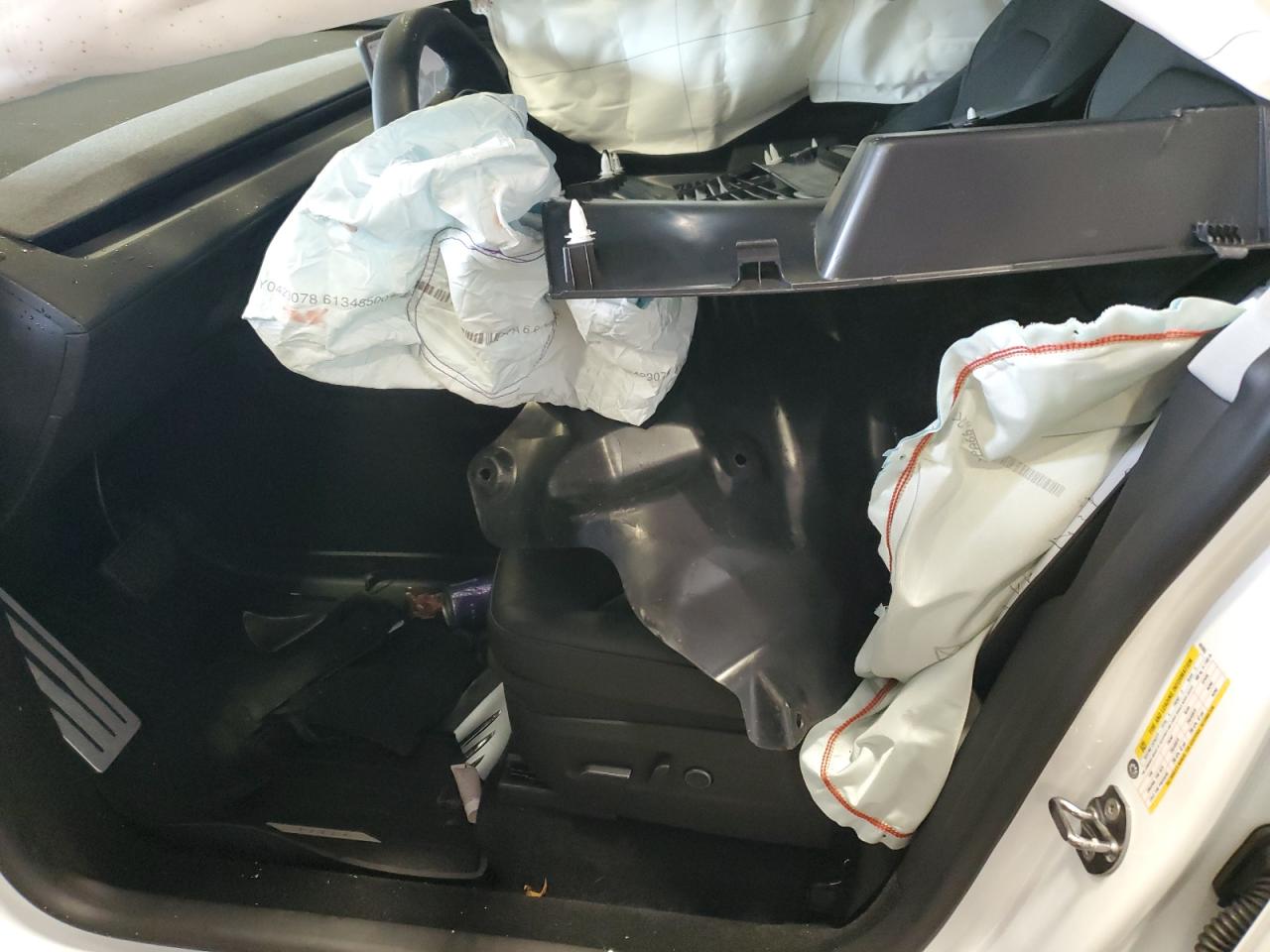 2026 Tesla Model Y VIN: 7SAYGDEE6TA405960 Lot: 67515135