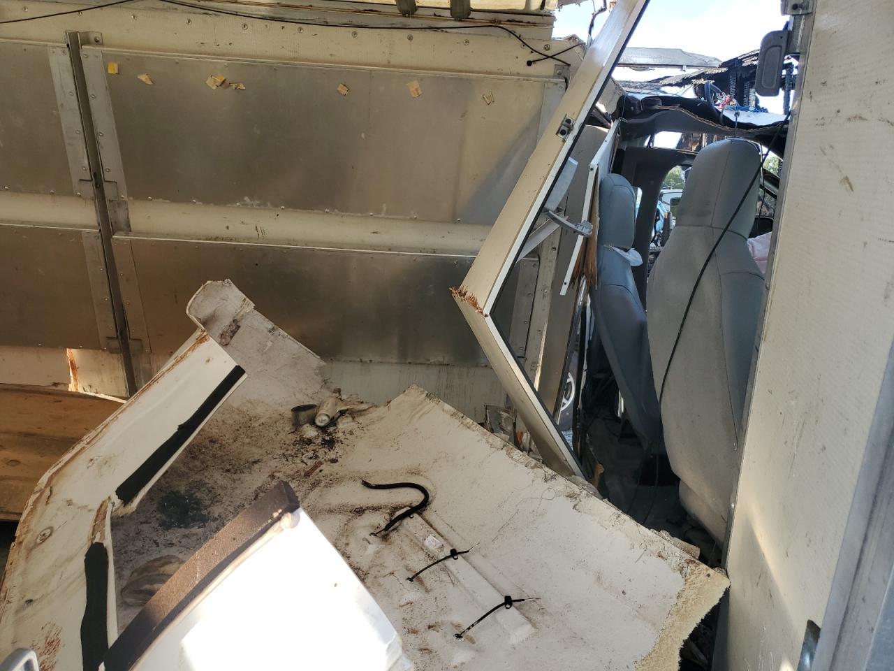 2021 Ford Econoline E350 Super Duty Cutaway Van VIN: 1FDWE3FK2MDC37962 Lot: 67781065