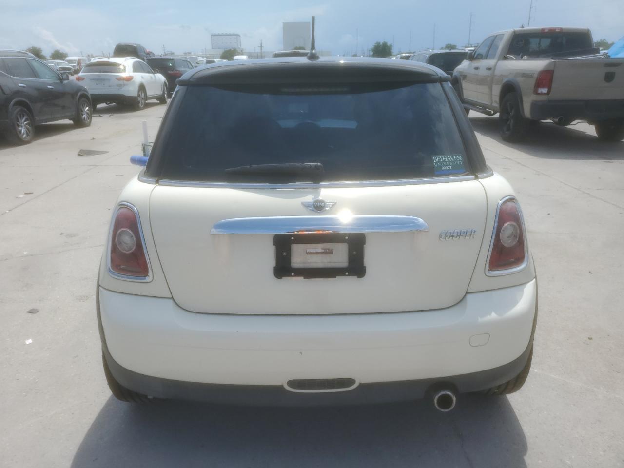 WMWMF3C51ATZ21892 2010 Mini Cooper