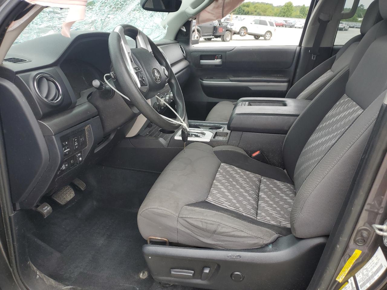 2019 Toyota Tundra Crewmax Sr5 VIN: 5TFDW5F18KX779817 Lot: 70599955