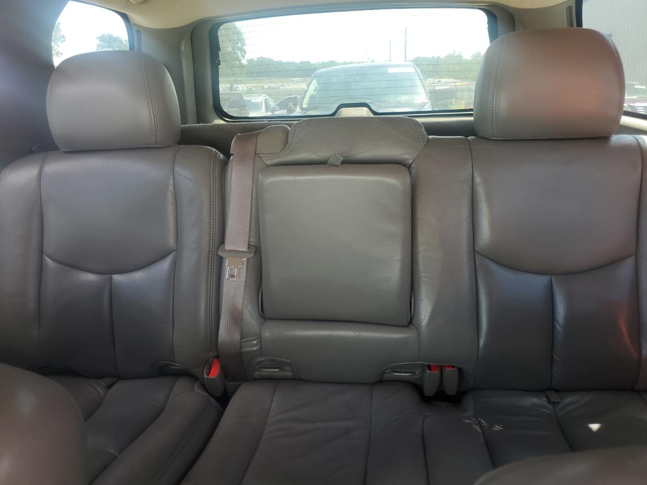 2004 GMC Yukon Denali VIN: 1GKEK63UX4J275865 Lot: 69239575