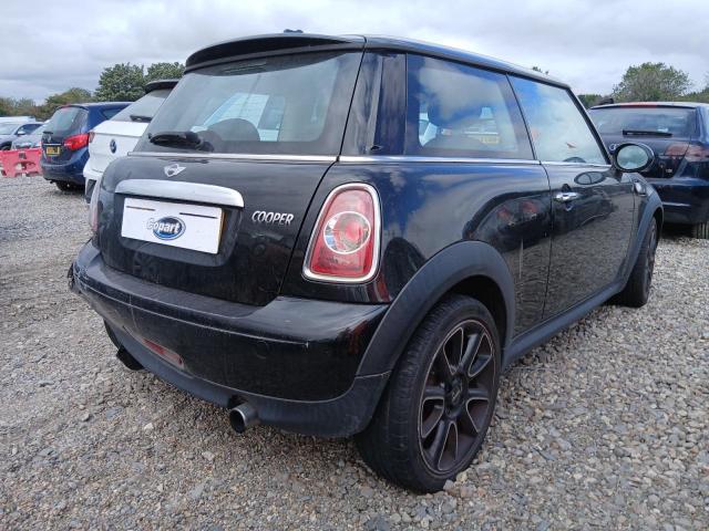 2013 MINI COOPER BAY