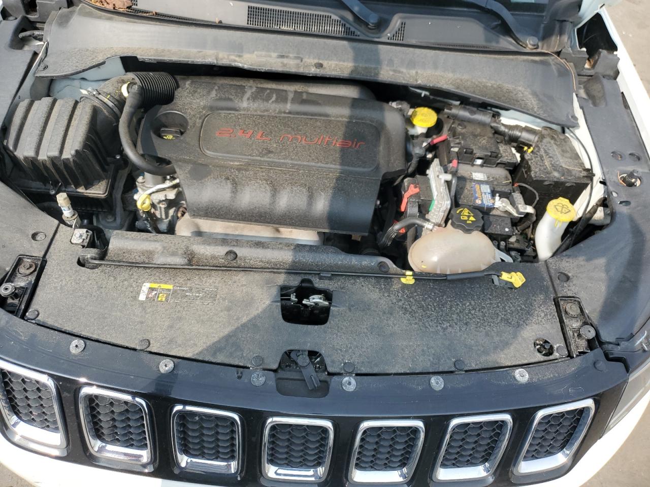 2018 Jeep Compass Latitude VIN: 3C4NJDBB8JT135417 Lot: 67732675