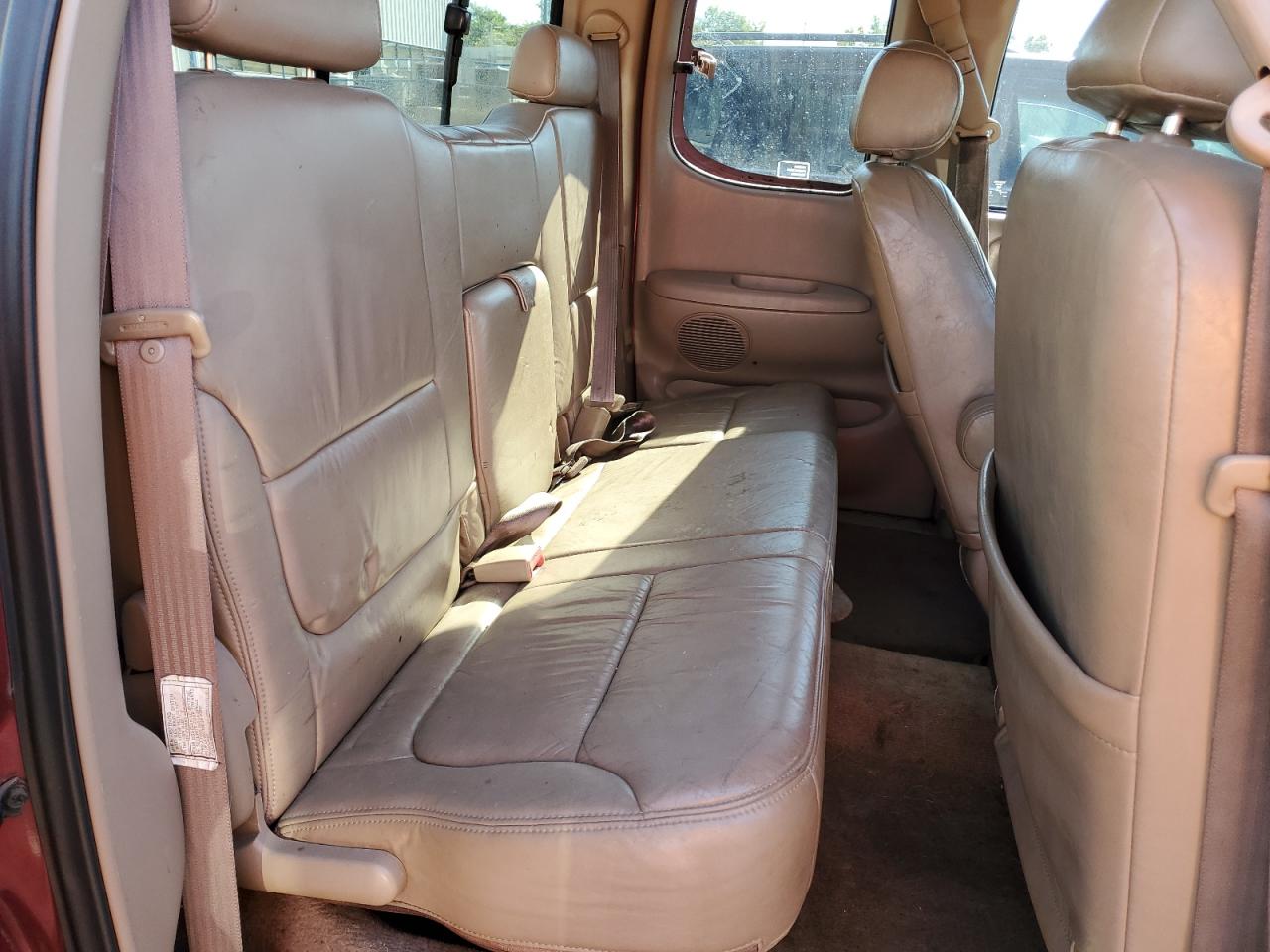 2000 Toyota Tundra Access Cab Limited VIN: 5TBRT3817YS100241 Lot: 70643025