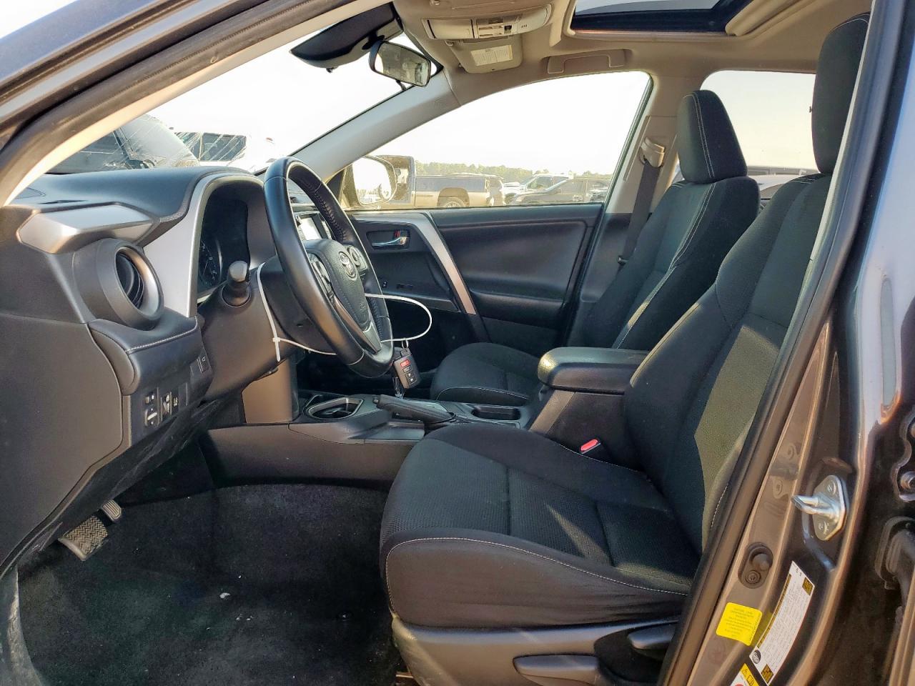 2017 Toyota Rav4 Xle VIN: JTMWFREV6HD106488 Lot: 70223555