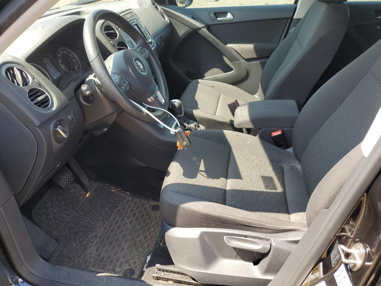 2018 Volkswagen Tiguan Limited VIN: WVGAV7AXXJK005539 Lot: 68510815