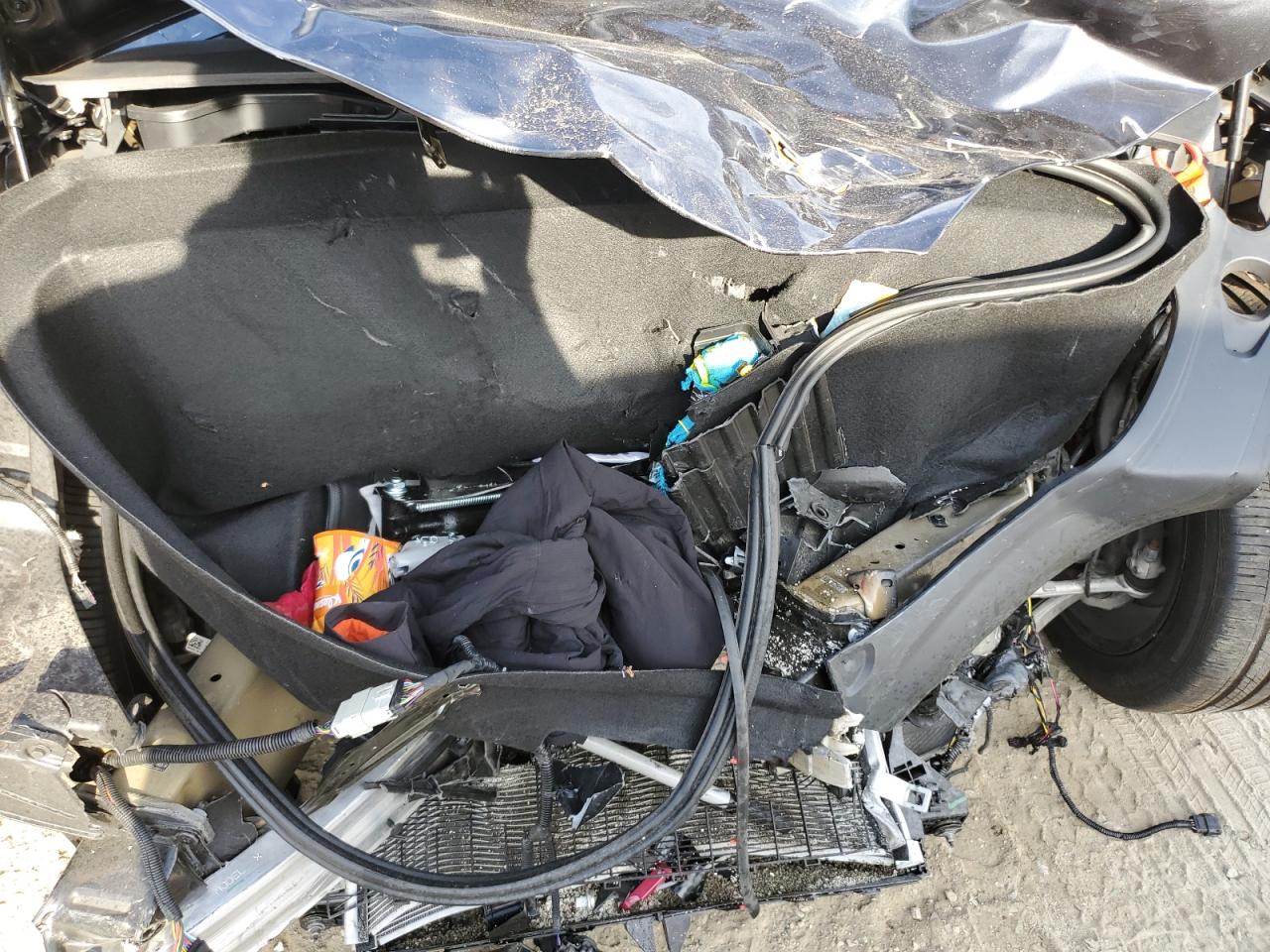 2024 Tesla Model X VIN: 7SAXCBE60RF438677 Lot: 70468075