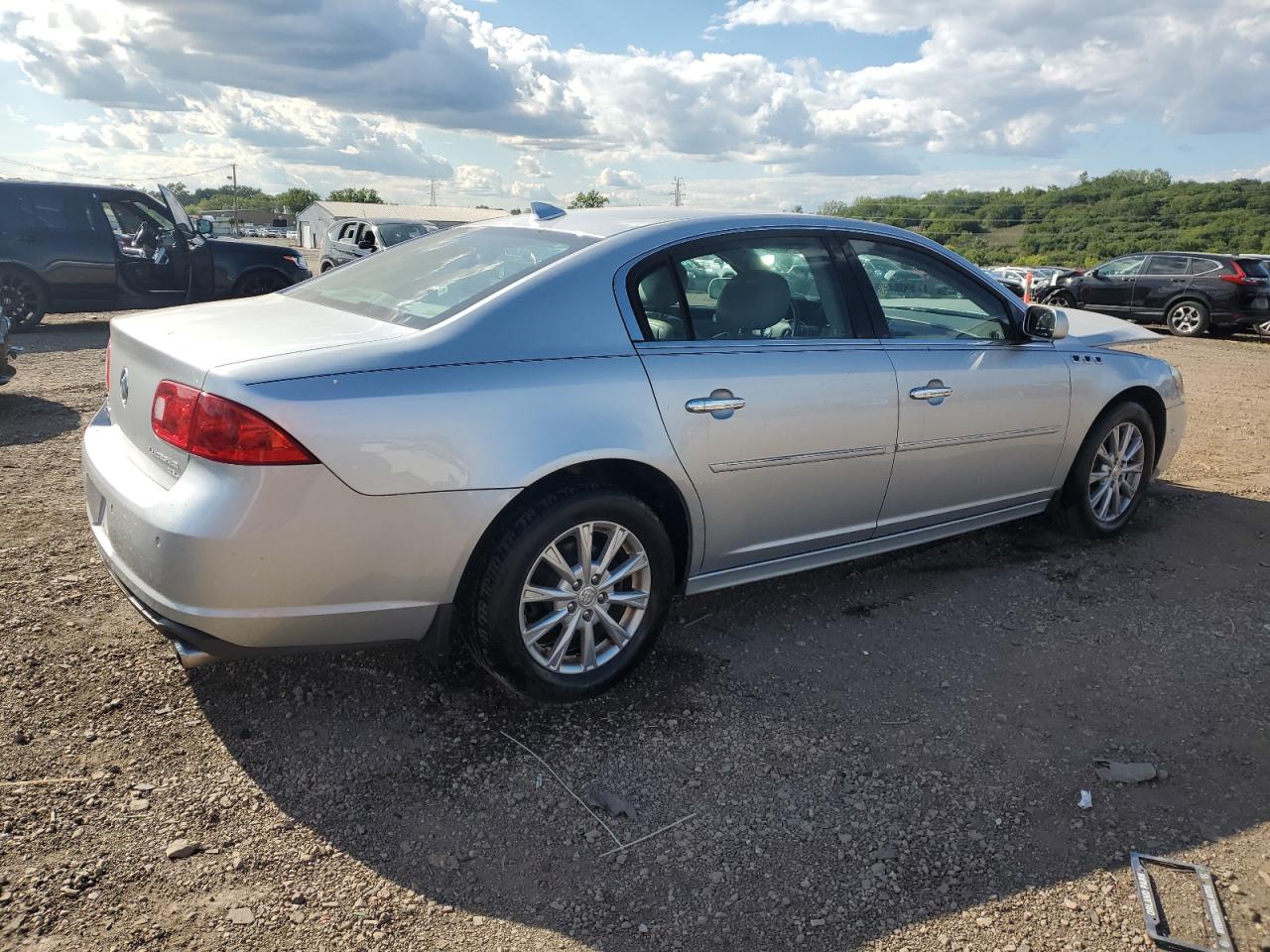 1G4HC5EM6BU125210 BUICK LUCERNE 2011 SILVER Photo 3