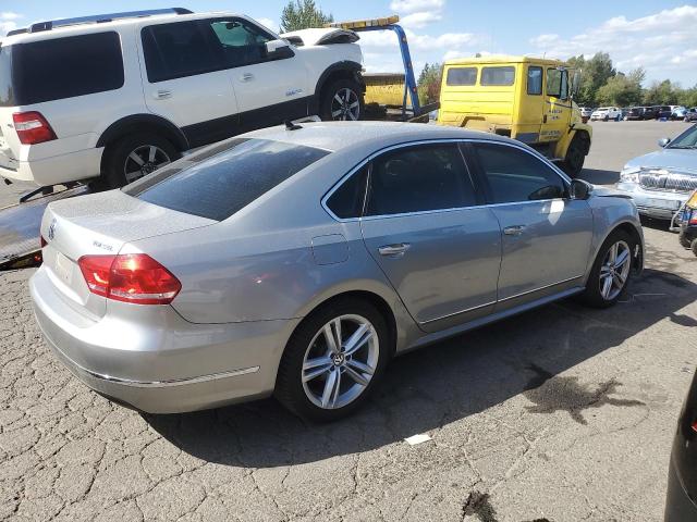  VOLKSWAGEN PASSAT 2014 Srebrny