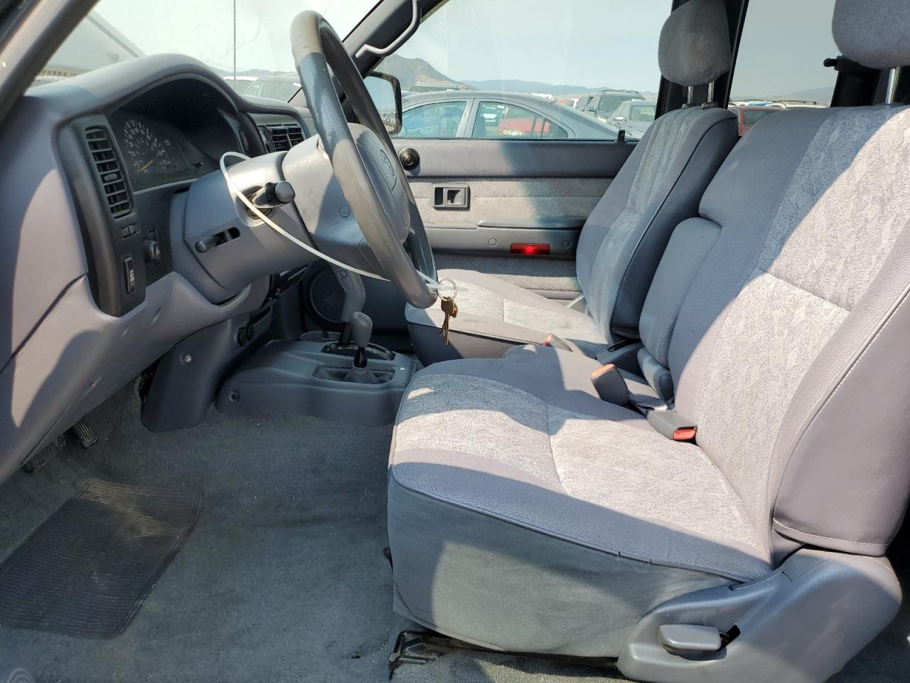 2000 Toyota Tacoma Xtracab VIN: 4TAWN72NXYZ629135 Lot: 69763105