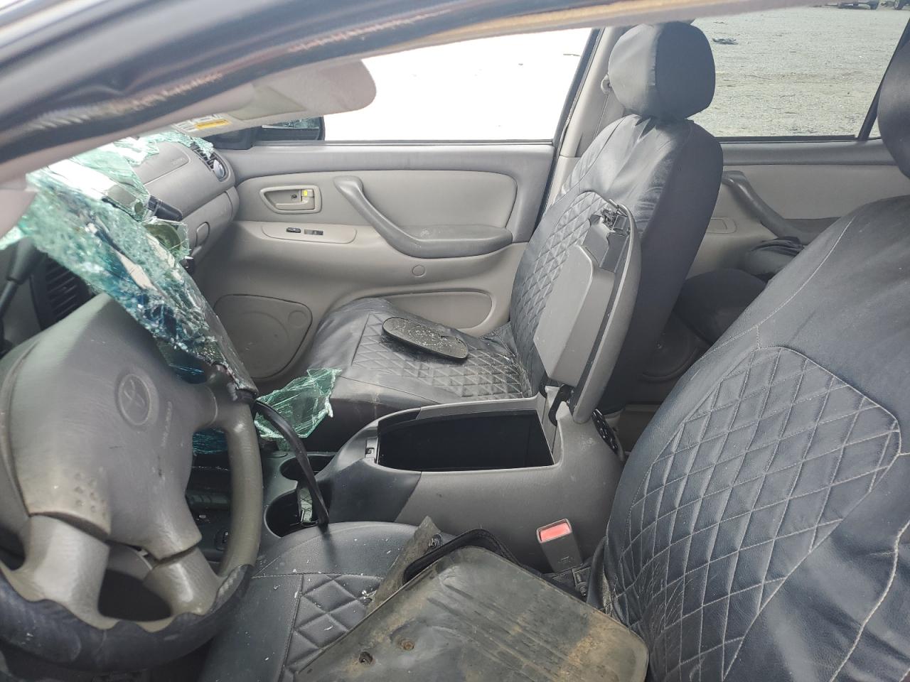 2002 Toyota Sequoia Sr5 VIN: 5TDZT34A92S121631 Lot: 67614555