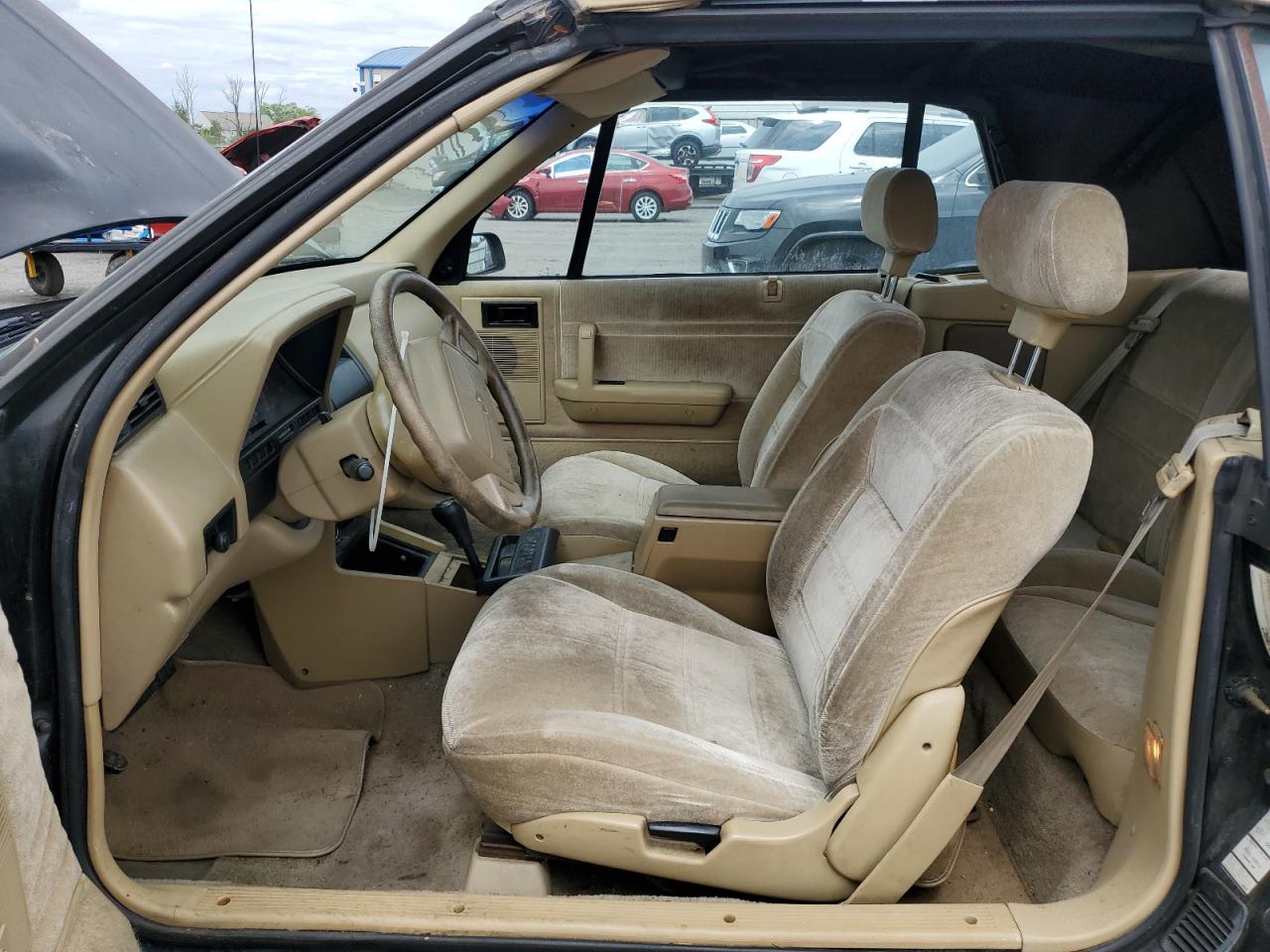 1992 Dodge Shadow VIN: 3B3XP4534NT329641 Lot: 68908855