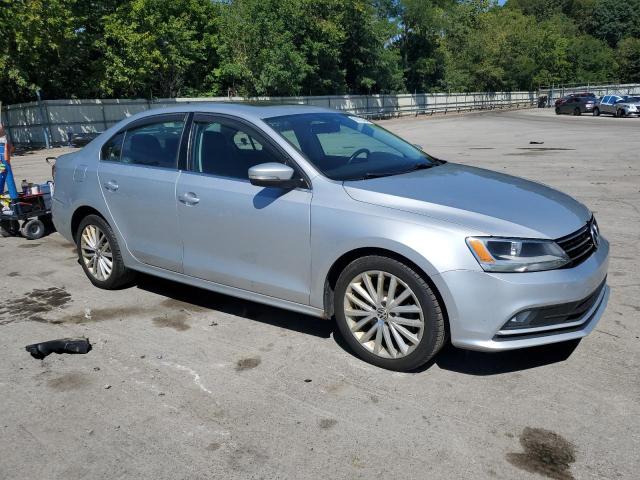  VOLKSWAGEN JETTA 2016 Серебристый