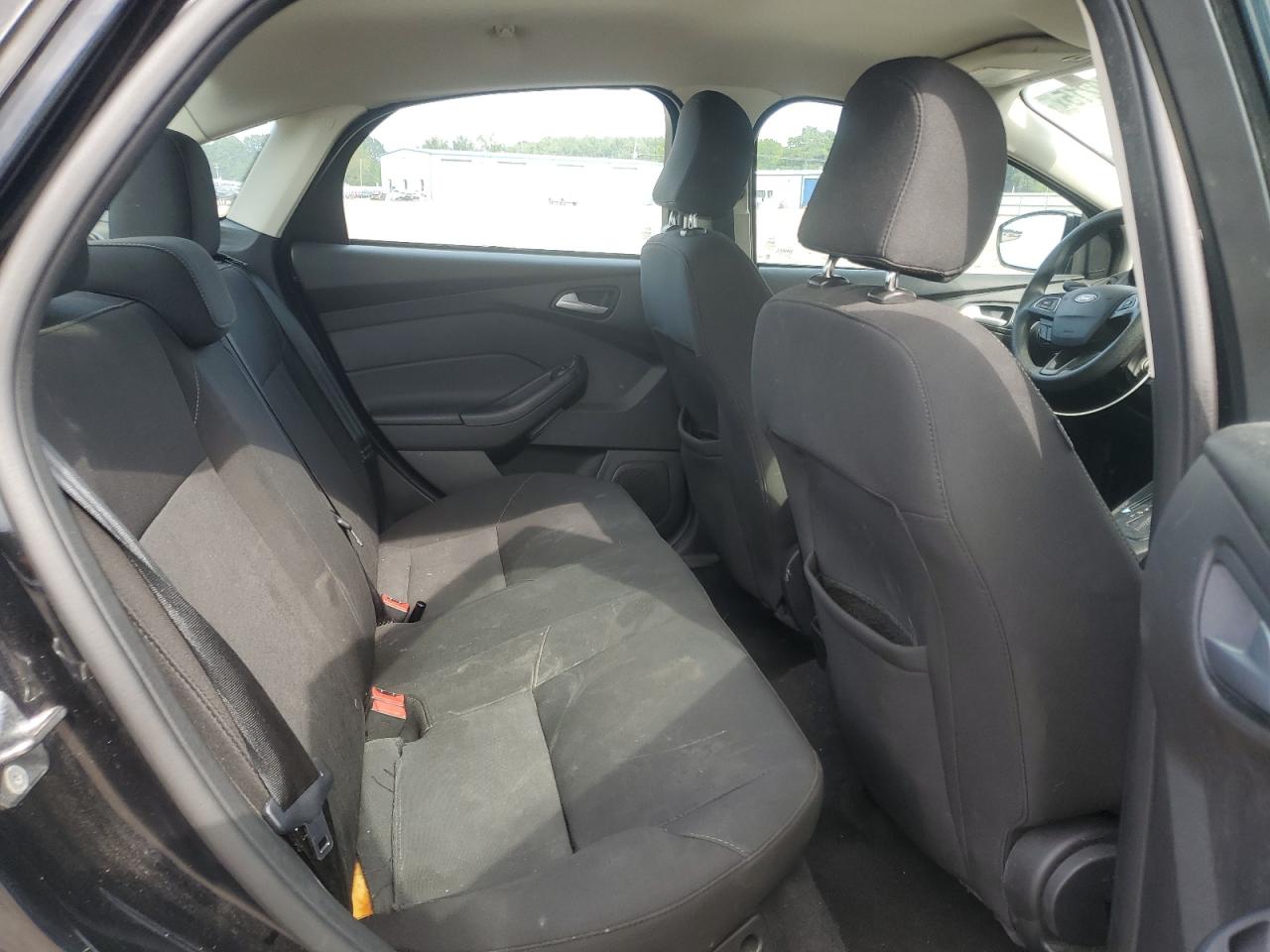 2017 Ford Focus Se VIN: 1FADP3F28HL329570 Lot: 70590215