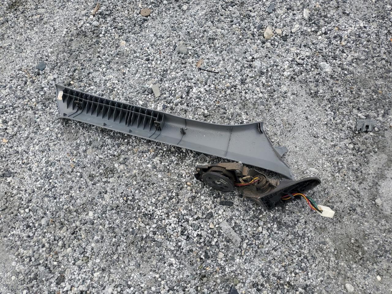 2005 Suzuki Forenza S VIN: KL5JD56Z25K204490 Lot: 68131725