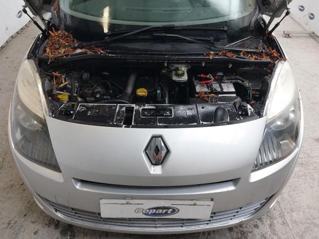 2011 RENAULT GRAND SCEN