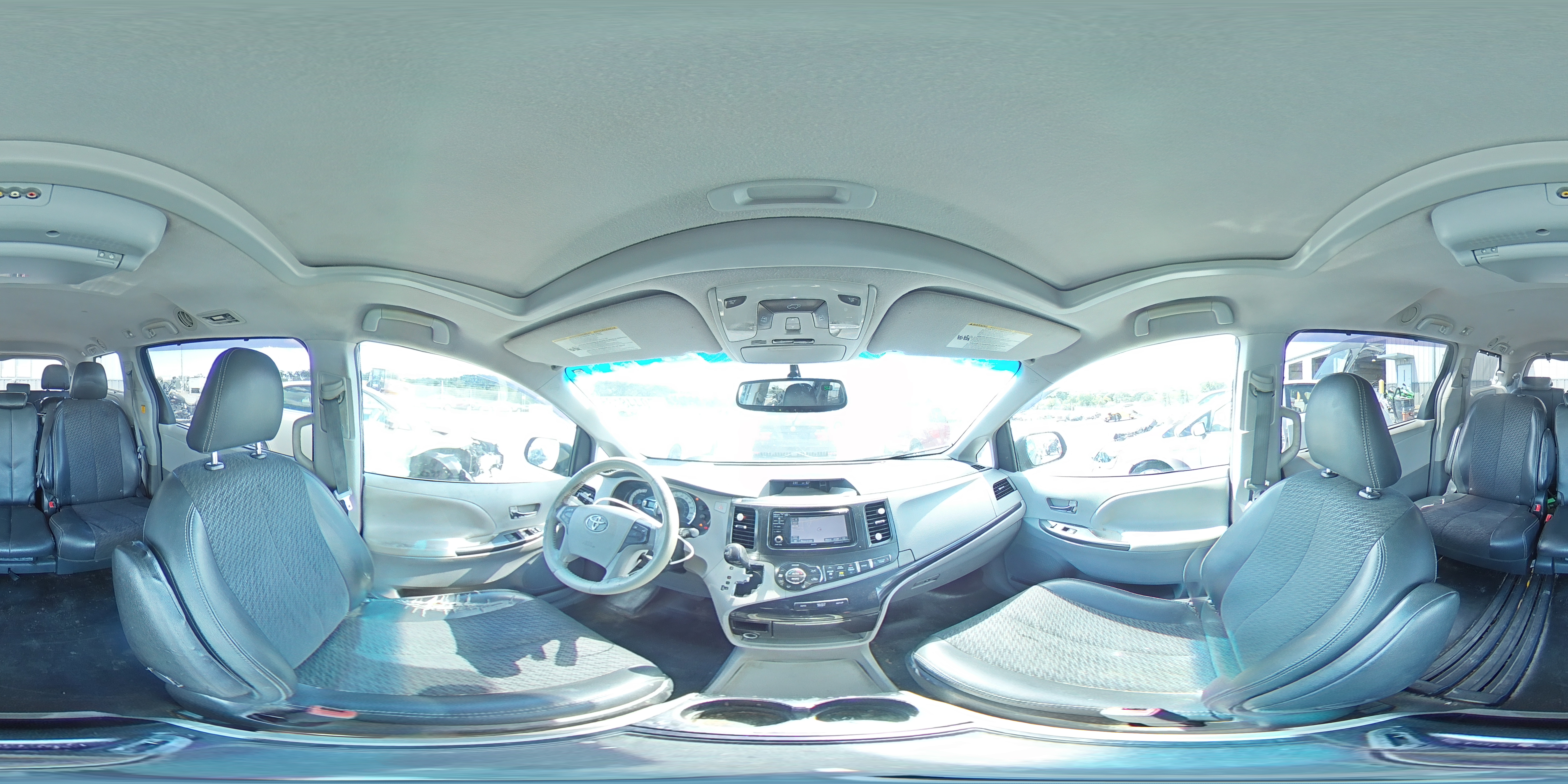 2013 Toyota Sienna Sport VIN: 5TDXK3DC7DS372162 Lot: 70448135