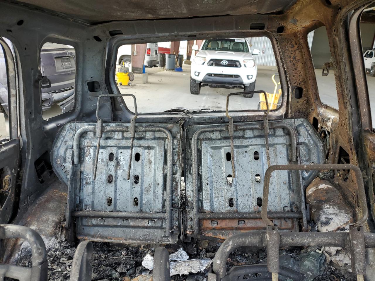 2002 Chevrolet Tracker VIN: 2CNBE13C126907111 Lot: 68773195