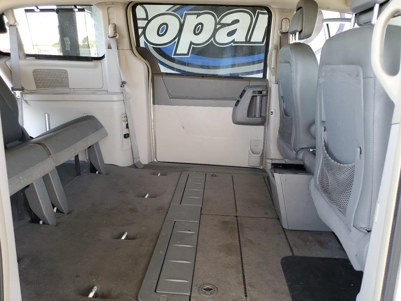 2010 Chrysler Town & Country Touring VIN: 2A4RR5DX4AR338164 Lot: 68040925