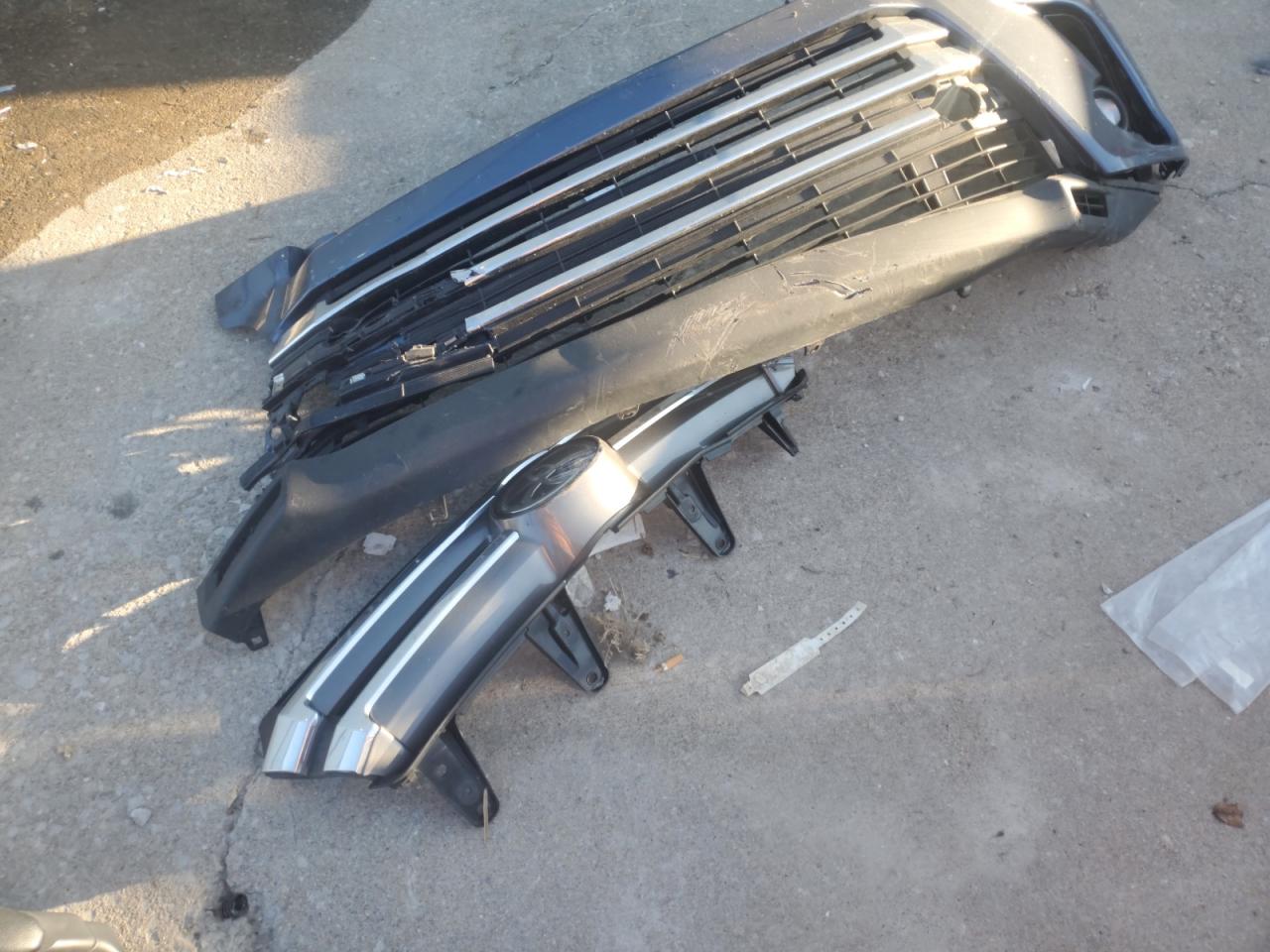 2019 Toyota Highlander Limited VIN: 5TDYZRFHXKS353856 Lot: 70135945