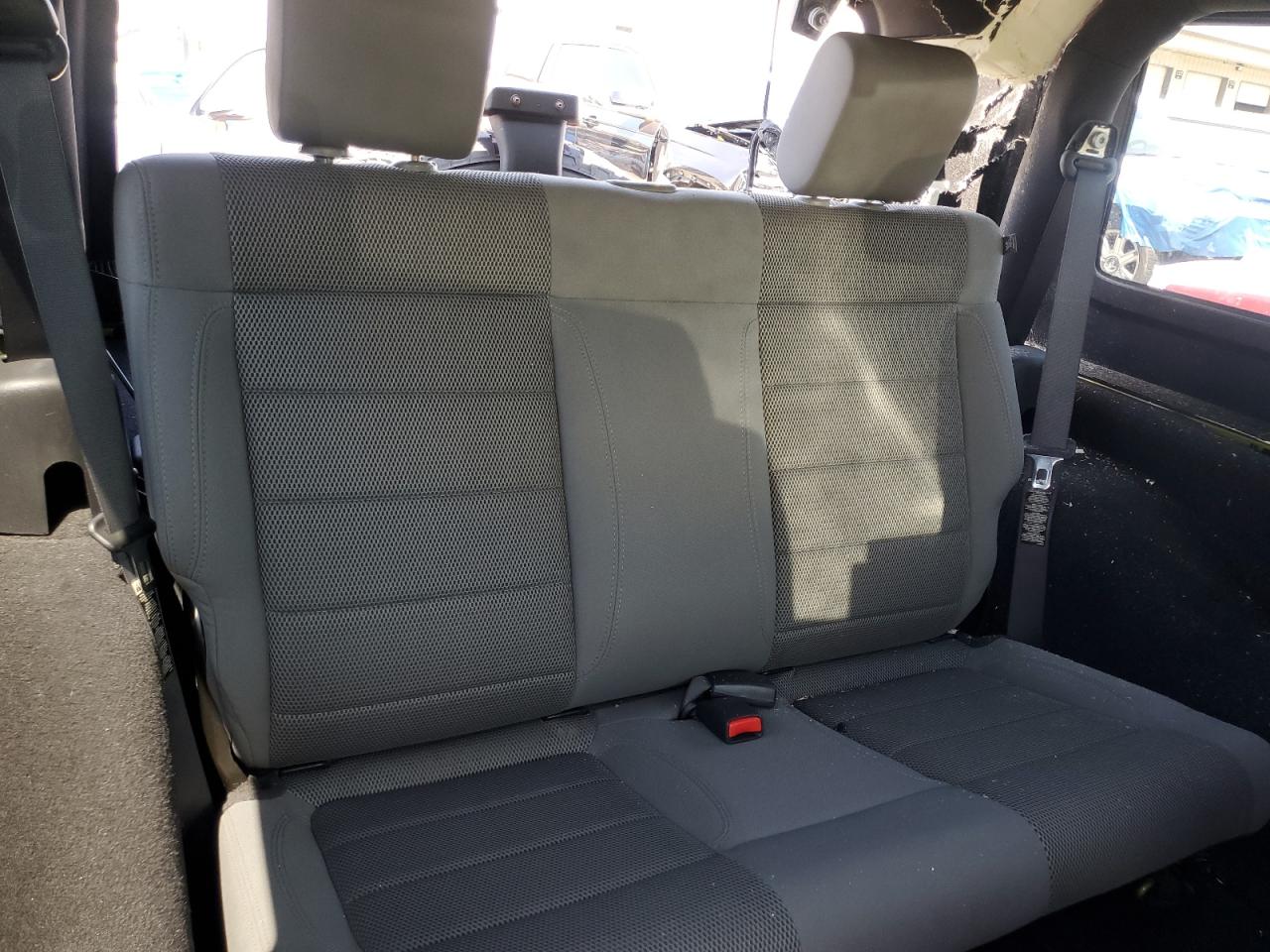 2007 Jeep Wrangler Sahara VIN: 1J4FA54157L126736 Lot: 70830305