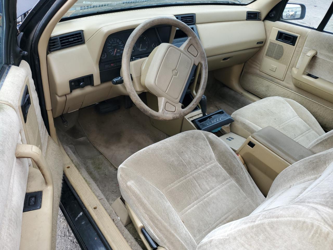 1992 Dodge Shadow VIN: 3B3XP4534NT329641 Lot: 68908855