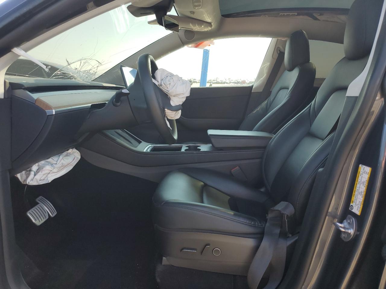 2022 Tesla Model Y VIN: 7SAYGDEF5NF490711 Lot: 68429555