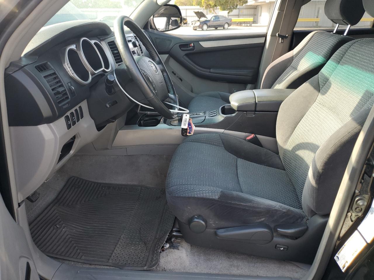 2004 Toyota 4Runner Sr5 VIN: JTEBT14RX48017308 Lot: 70659215