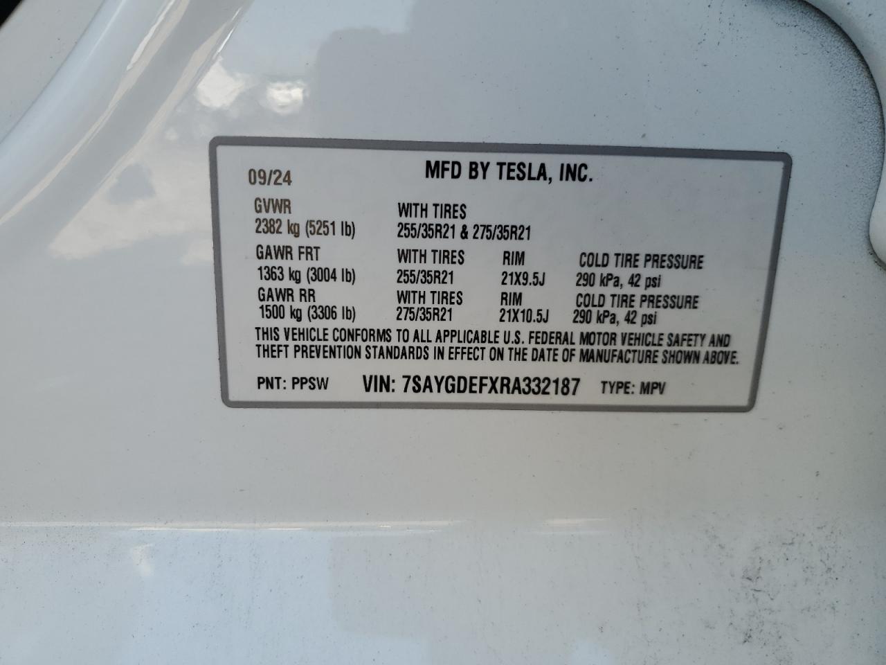 2024 Tesla Model Y VIN: 7SAYGDEFXRA332187 Lot: 68275295