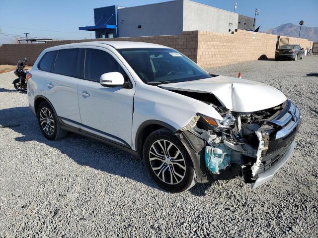 Parquets MITSUBISHI OUTLANDER 2017 White