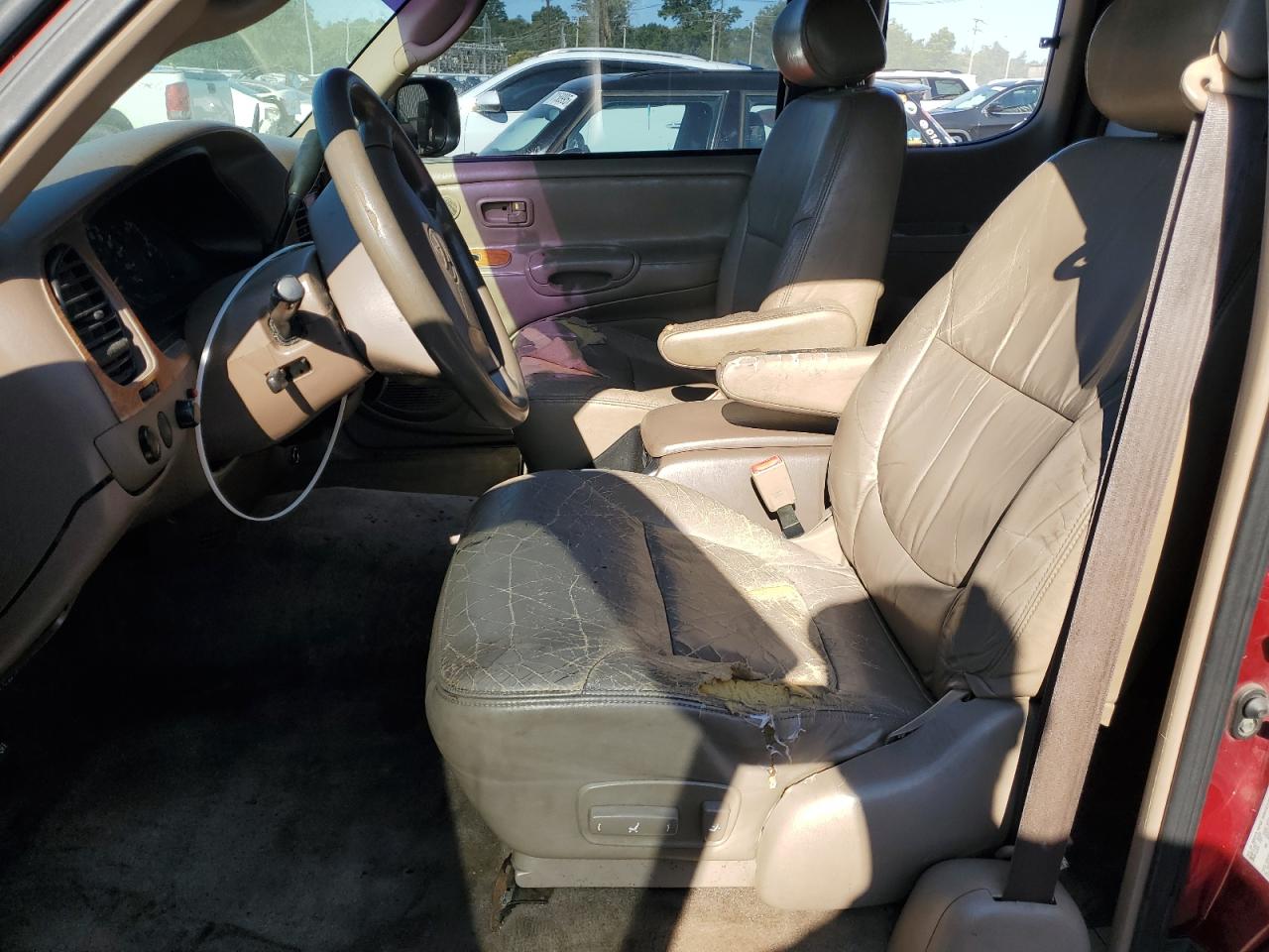 2000 Toyota Tundra Access Cab Limited VIN: 5TBRT3817YS100241 Lot: 70643025