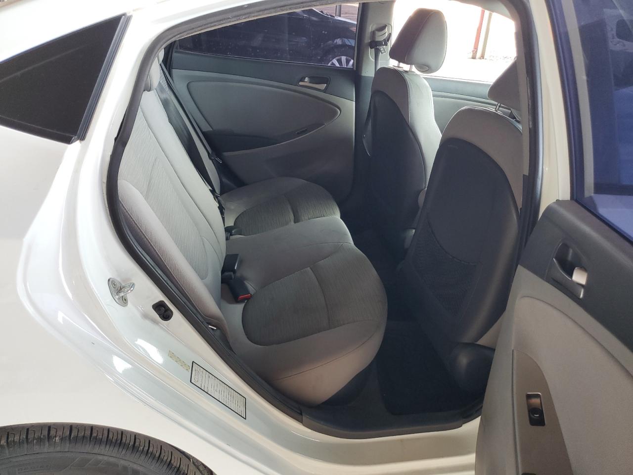 2015 Hyundai Accent Gls VIN: KMHCT4AE4FU827390 Lot: 69648095