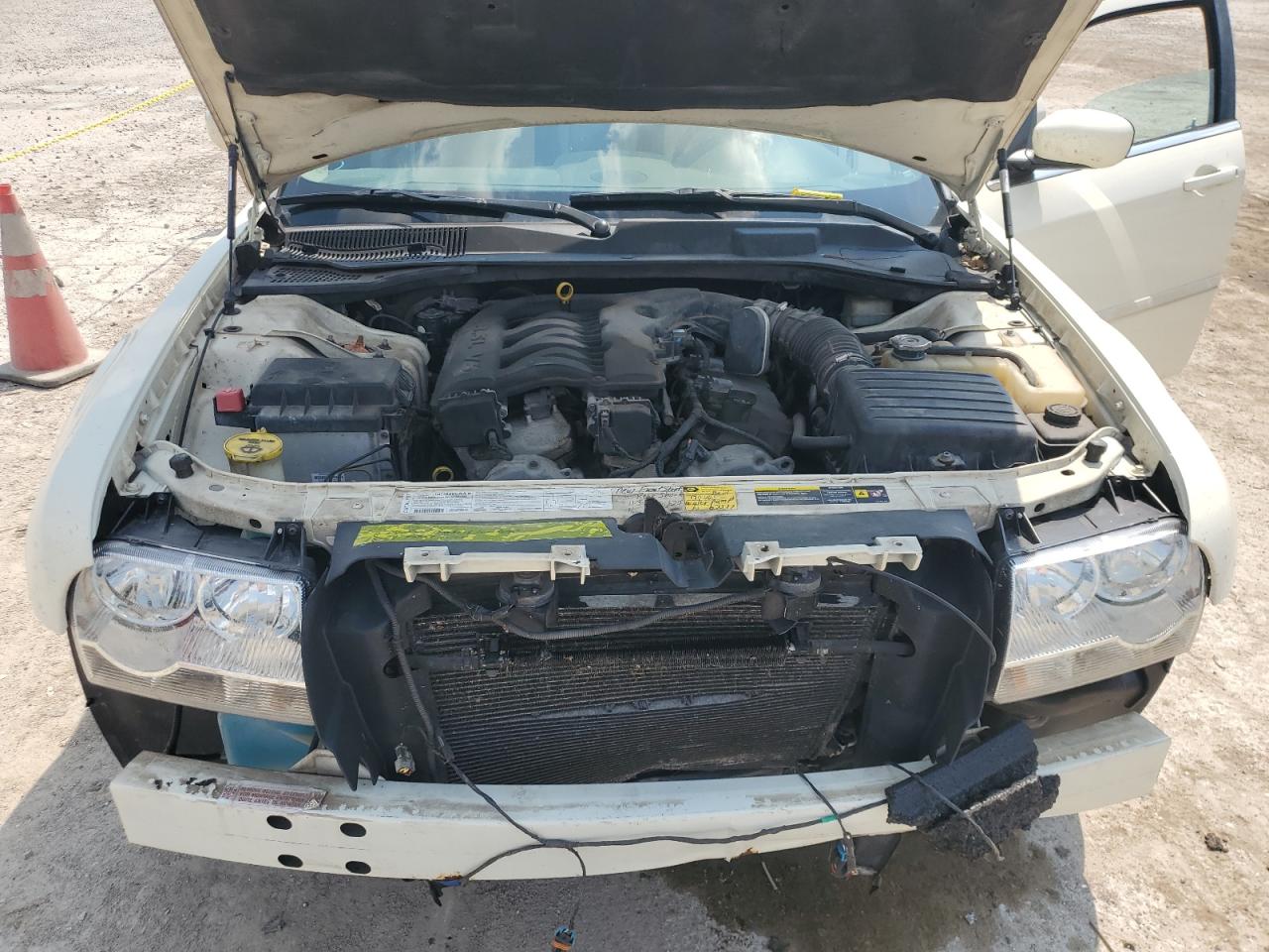 2005 Chrysler 300 Touring VIN: 2C3JA53G65H645654 Lot: 69222995