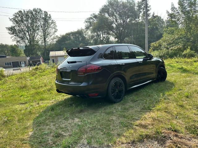 Parquets PORSCHE CAYENNE 2014 Czarny