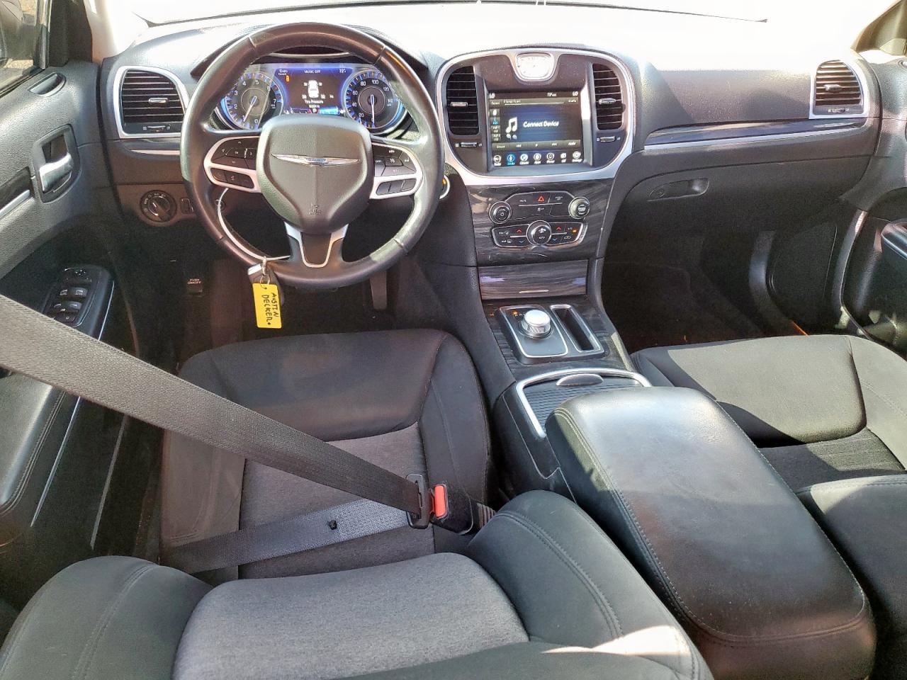 2018 Chrysler 300 Touring VIN: 2C3CCAAG2JH293262 Lot: 69678405