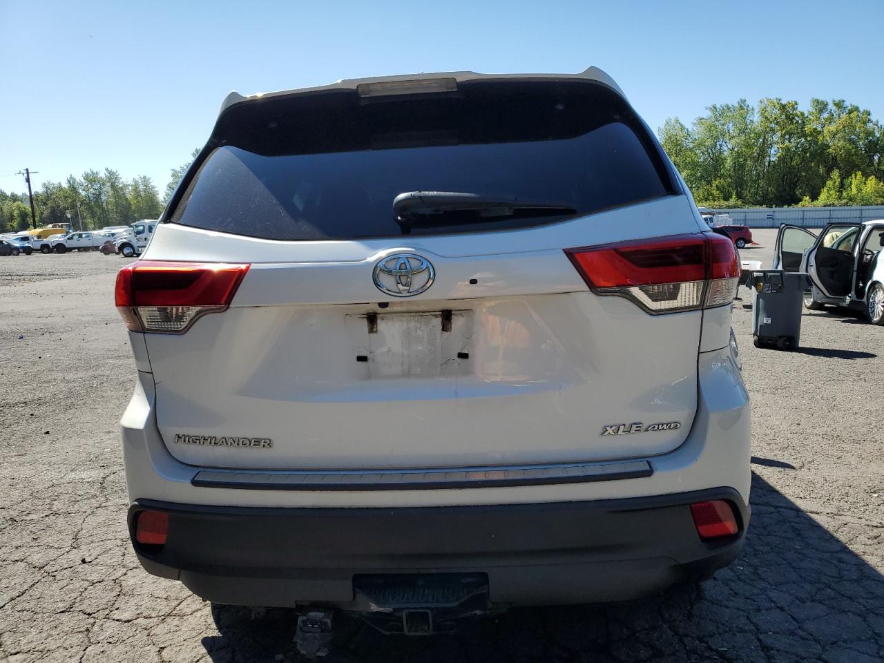 2017 Toyota Highlander Se VIN: 5TDJZRFH9HS446068 Lot: 69880525