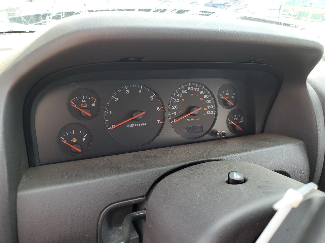 2000 Jeep Grand Cherokee Laredo VIN: 1J4GW48N2YC136669 Lot: 70655845