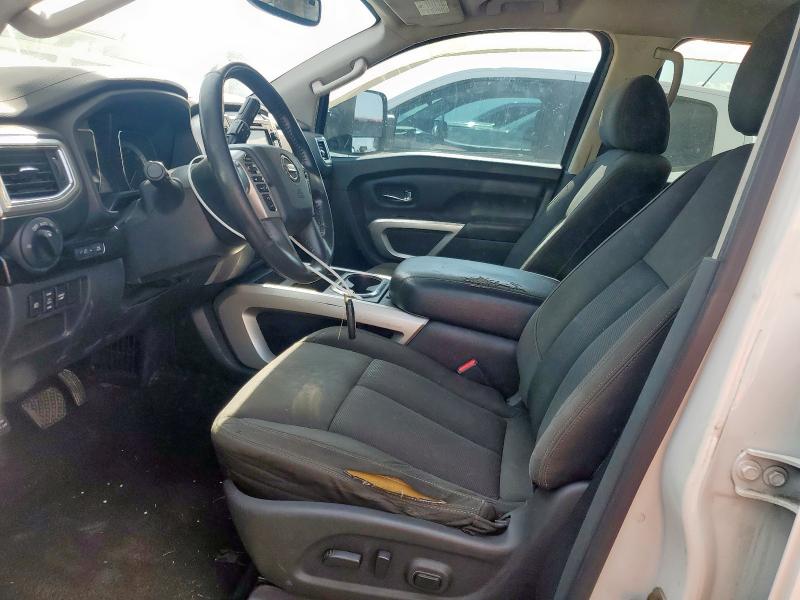 2017 NISSAN TITAN SV